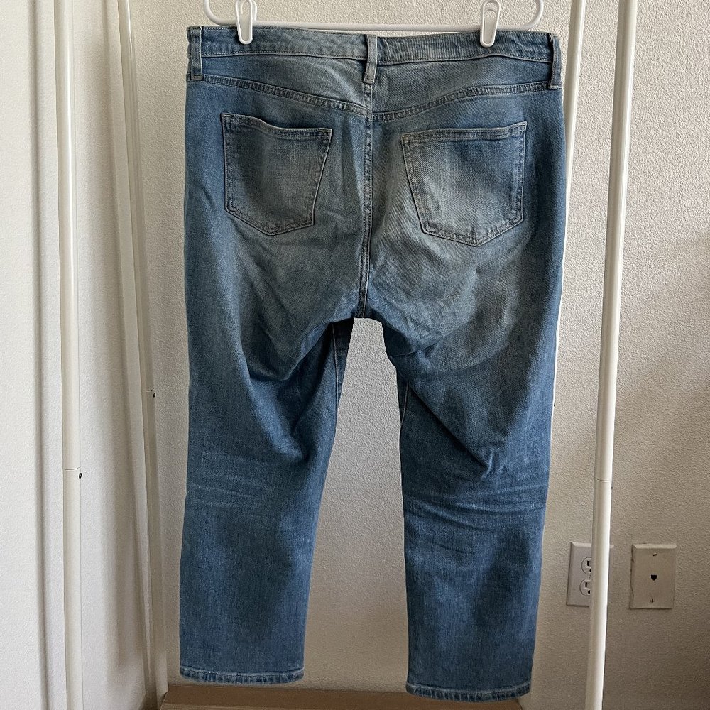 Universal Thread Mid Rise Mid Light Wash Cropped Jeans - Picture 2 of 5